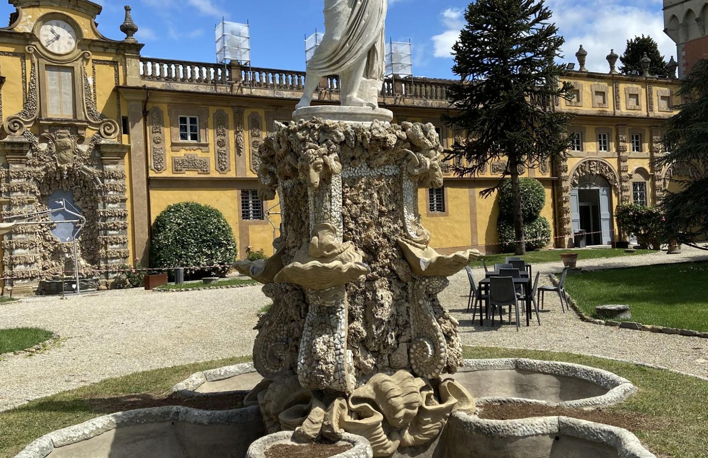 Fontana e statua del Giove Fulminante - Villa Salviati, Firenze