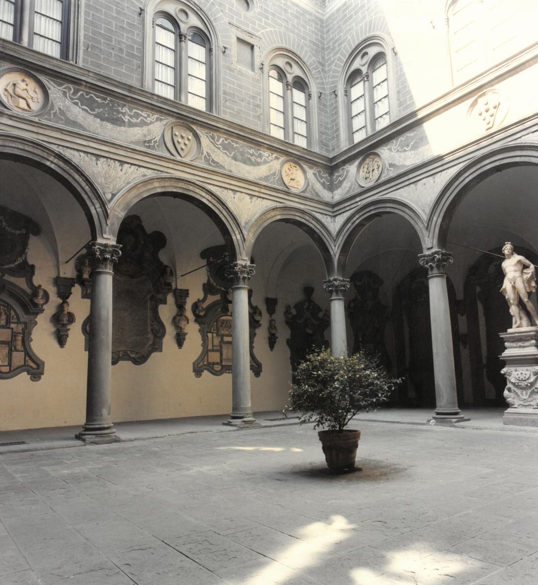 Cortile di Michelozzo, Palazzo Medici Riccardi