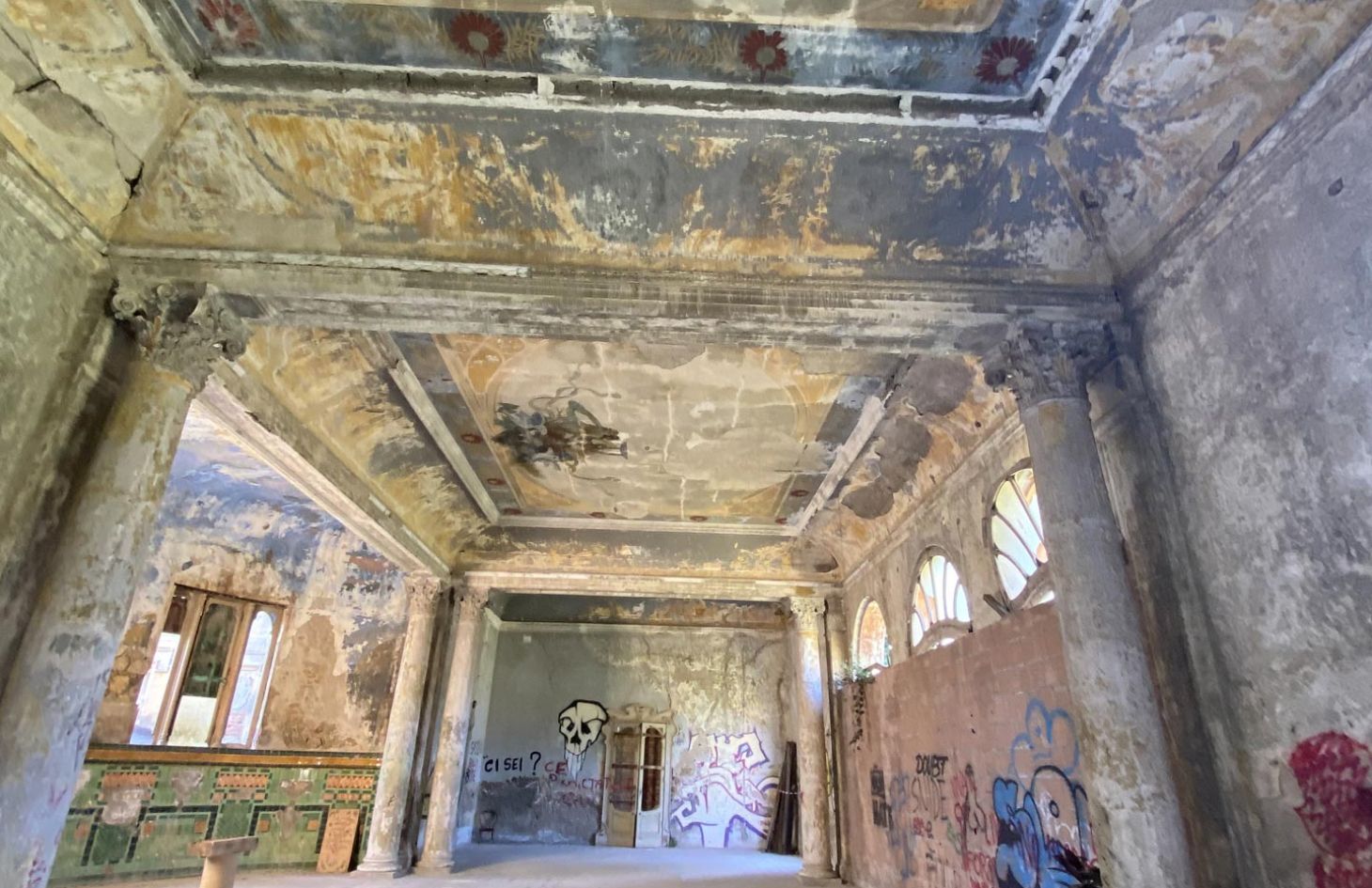 Mescita, Terme del Corallo